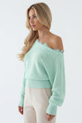 Pull asymétrique à l’épaule